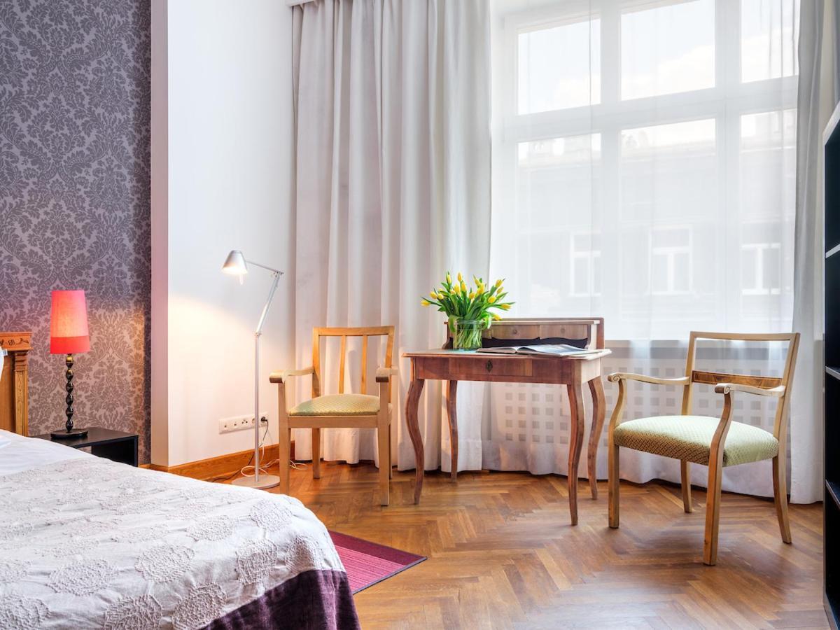 Tyzenhauz Apartments Krowoderska Street Краков Экстерьер фото