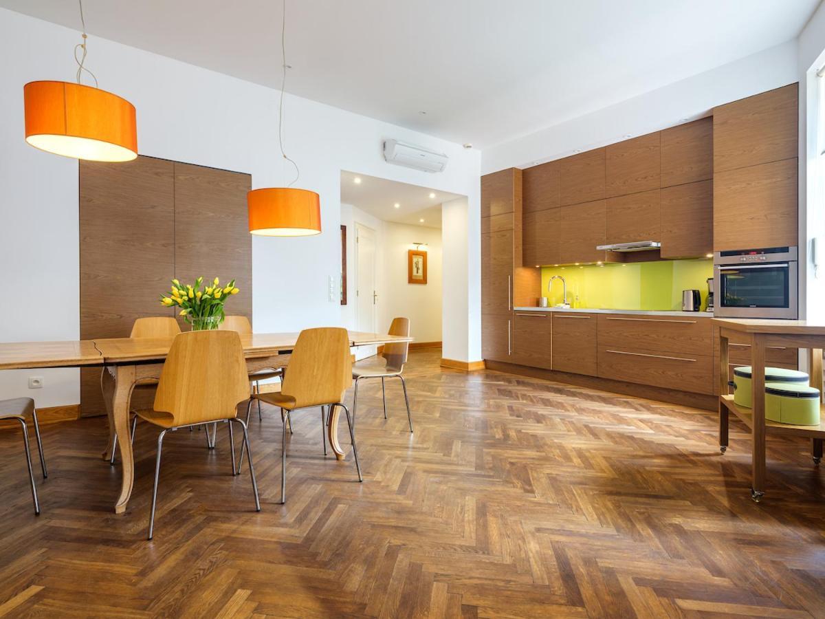 Tyzenhauz Apartments Krowoderska Street Краков Экстерьер фото