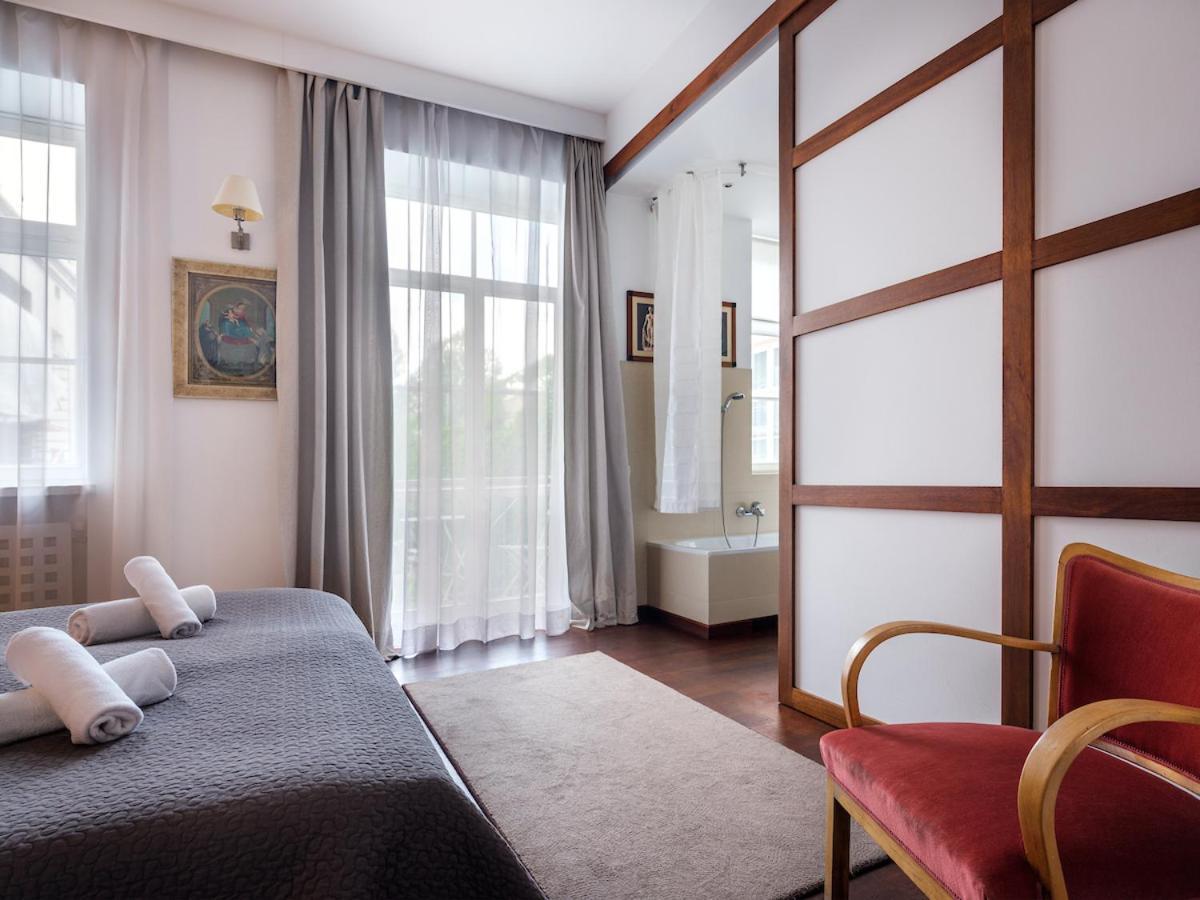 Tyzenhauz Apartments Krowoderska Street Краков Экстерьер фото