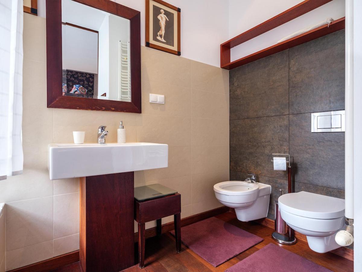 Tyzenhauz Apartments Krowoderska Street Краков Экстерьер фото