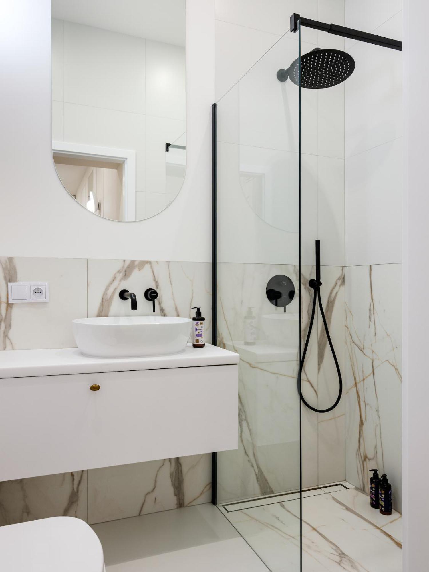 Tyzenhauz Apartments Krowoderska Street Краков Экстерьер фото