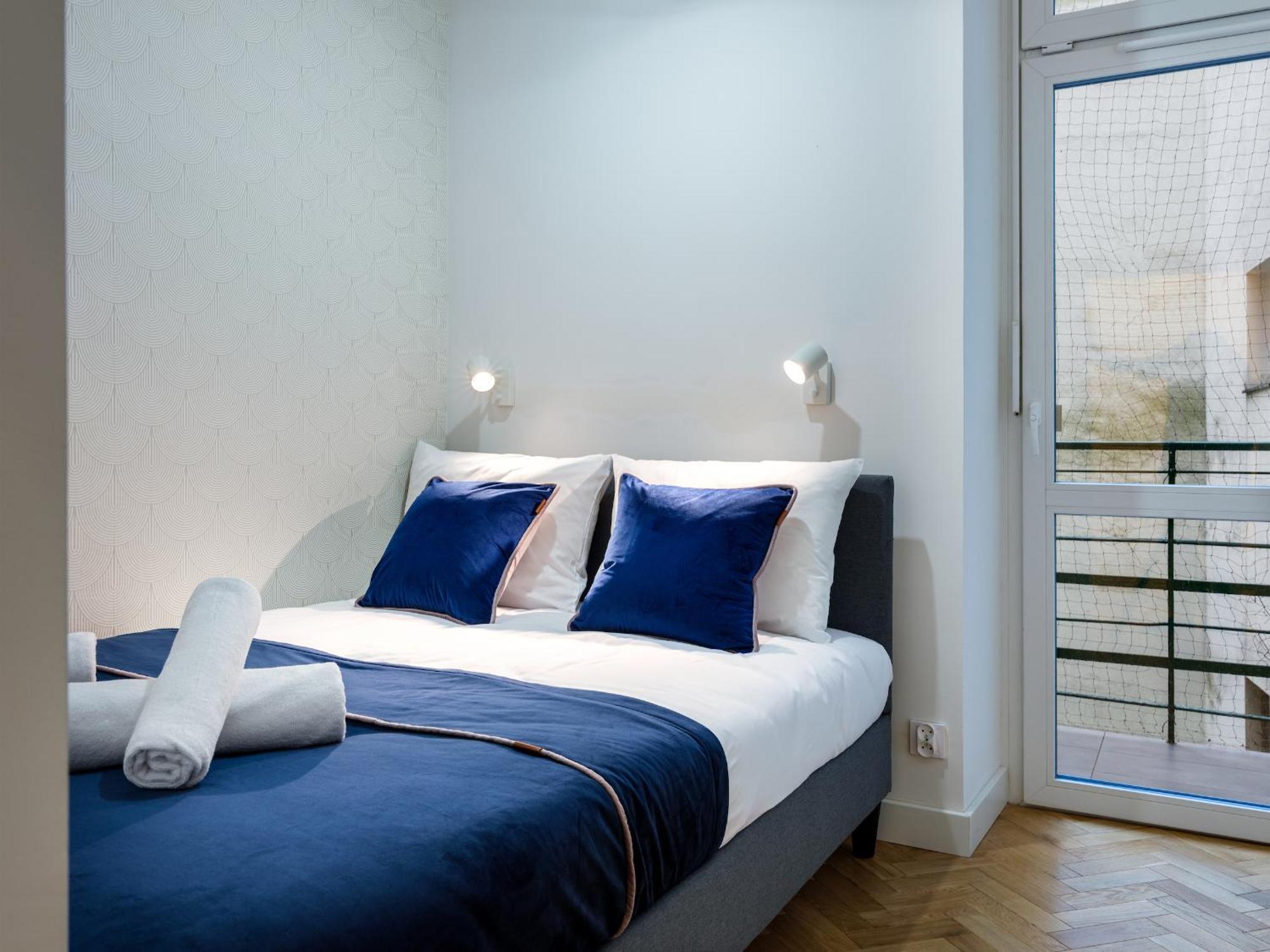 Tyzenhauz Apartments Krowoderska Street Краков Экстерьер фото